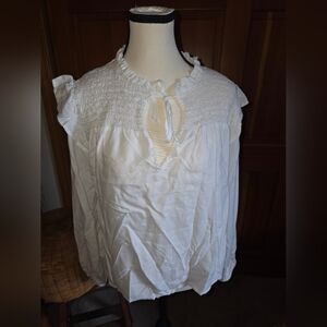 Bella Dahl NWT Smocked Pullover Top. Size Small